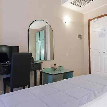 Trevi Riccione, In Centro Sul Mare Con Cucina Hotell Riccione