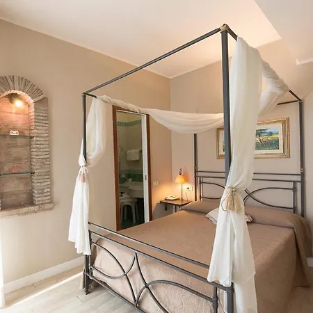 Trevi Riccione, In Centro Sul Mare Con Cucina Hotell