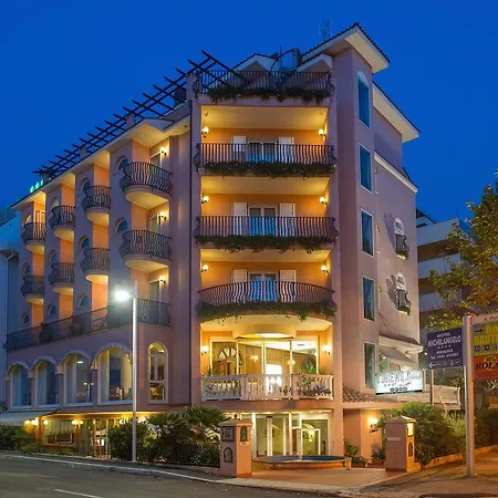 Hotell Trevi Riccione, In Centro Sul Mare Con Cucina 3*