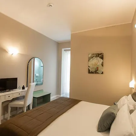 Trevi Riccione, In Centro Sul Mare Con Cucina 酒店 里乔内