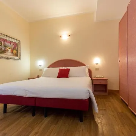 Hotel Trevi Riccione, In Centro Sul Mare Con Cucina