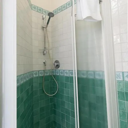 Trevi Riccione, In Centro Sul Mare Con Cucina Riccione