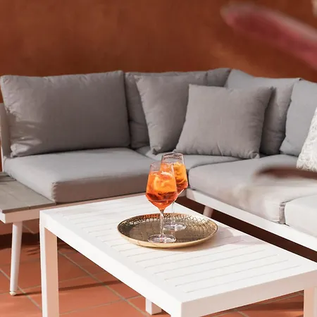 Trevi Riccione, In Centro Sul Mare Con Cucina 3* Риччоне