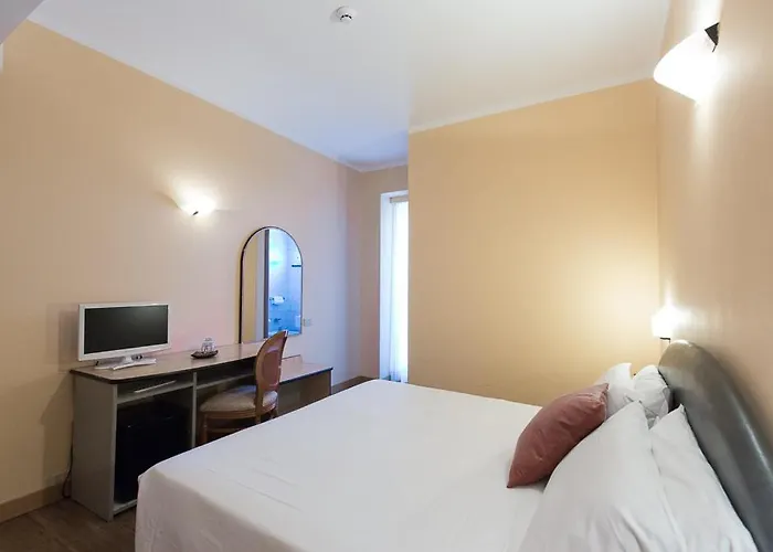 Hotel Trevi Riccione, In Centro Sul Mare Con Cucina