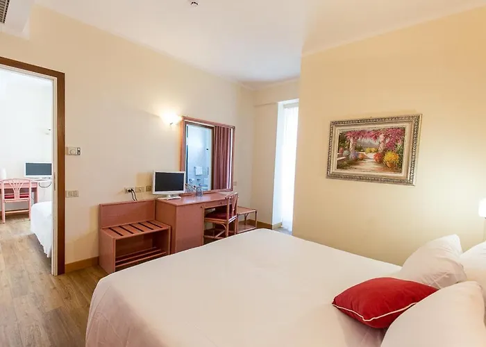 Trevi Hotel 3*