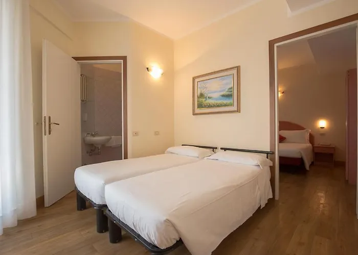 Trevi Riccione, In Centro Sul Mare Con Cucina 3*