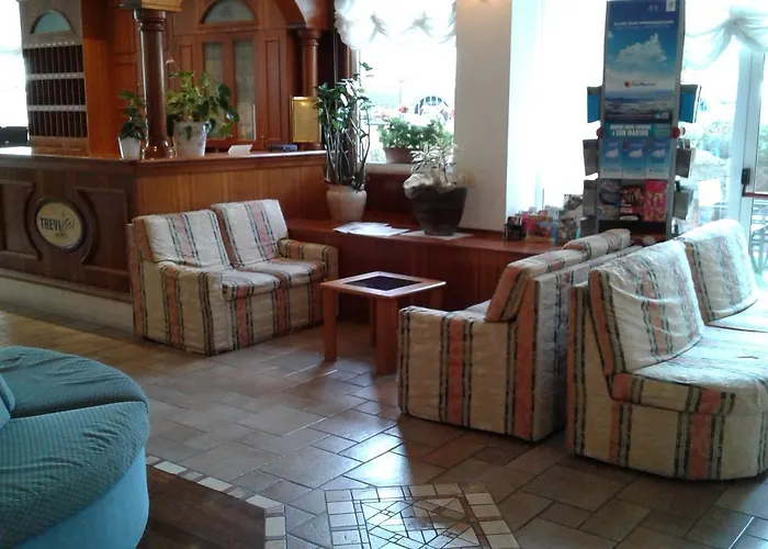 Hotel Trevi Riccione, In Centro Sul Mare Con Cucina Riccione